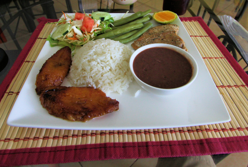 Plate of Caribbean food.