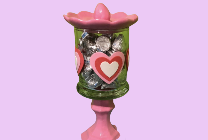 Candy dish with hearts. 