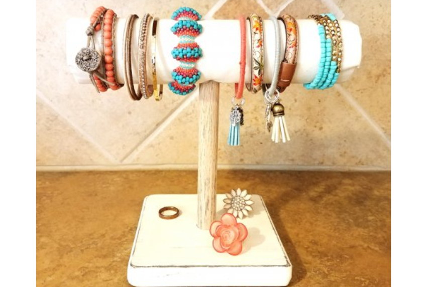 Bracelet holder. 